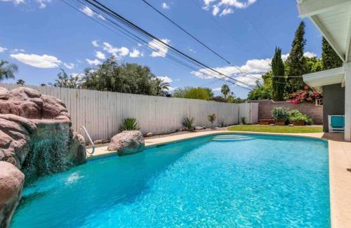Western Villa House | Walk To Old Town, Free Heated Pool W Waterfall