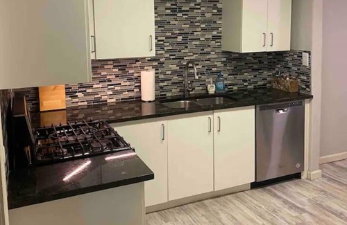 Norman House | Walk to OU campus! Cozy Norman Bungalow