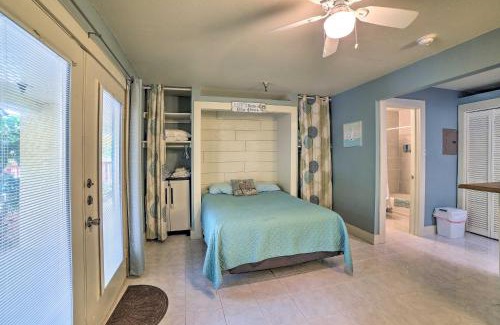 Corpus Christi Apartment | Walk to Padre Beach Studio with Hot Tub Access