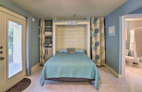Corpus Christi Apartment | Walk to Padre Beach Studio with Hot Tub Access