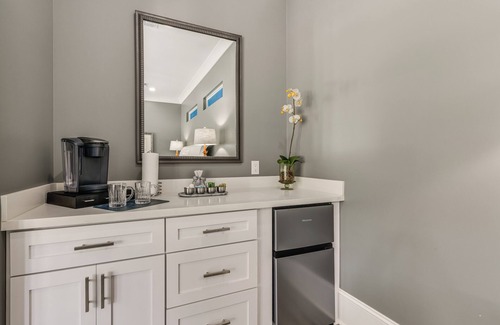 Pass Christian Cottage | Walk to Pass Christian Beach: Stunning Family Home