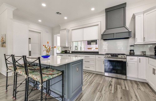 Pass Christian Cottage | Walk to Pass Christian Beach: Stunning Family Home