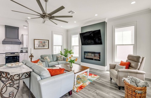 Pass Christian Cottage | Walk to Pass Christian Beach: Stunning Family Home