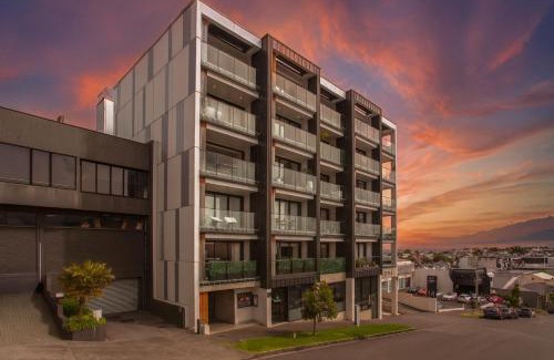 Grey Lynn Apartment | Walk To Ponsonby & K Road Sunny Modern Apartment