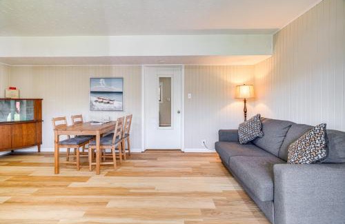 Half Moon Bay Apartment | Walk to Poplar Beach Cozy Coastal Getaway with Yard