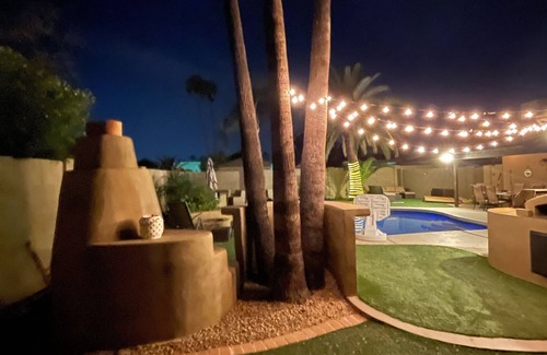 Paradise Valley Village House | Walk to PV Mall. 10 min to Waste Management and Old Town. Quiet Neighborhood!