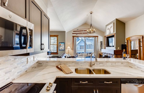 Historic District Condo | Walk to Quicksilver Lift and Main St. Pool/Hot Tub