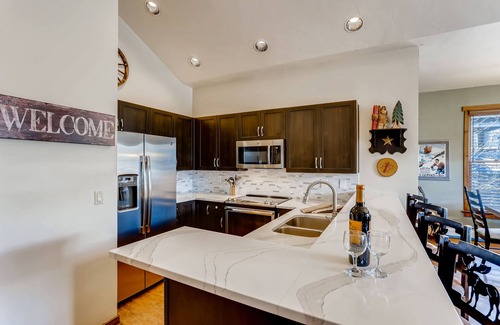 Historic District Condo | Walk to Quicksilver Lift and Main St. Pool/Hot Tub