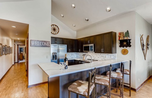 Historic District Condo | Walk to Quicksilver Lift and Main St. Pool/Hot Tub