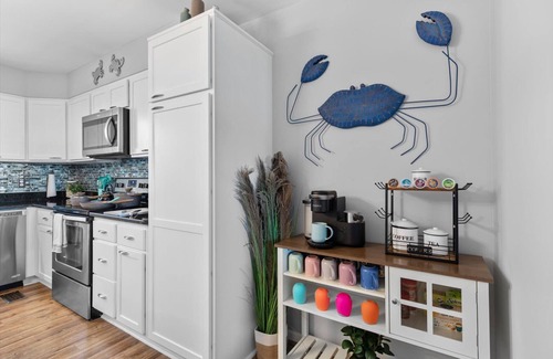 Deep Hole House | Walk to Restaurants & Attractions-Linens Included! Book your Beach Vacation Now!