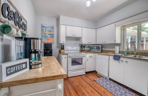 Bradenton House | Walk To Restaurants-Shops-AMI Ferry/Beaches/IMG