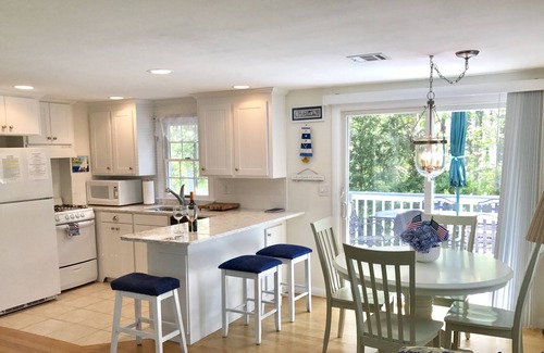 West Chatham House | Walk to Ridgevale Beach in 7 minutes, Central Air, Beautiful yard Fast Internet