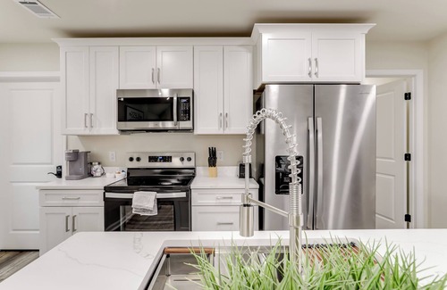 Heber Springs Cottage | Walk to River: Newly Built Home in Heber Springs!