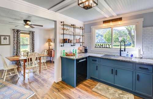 Damascus Cottage | Walk to River & Trails: Cozy Damascus Cottage!