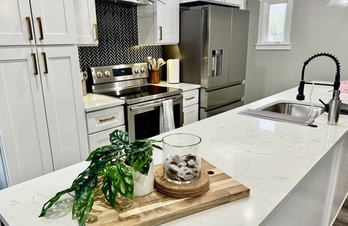 Downtown Salt Lake City House | Walk to Salt Palace, Delta Ctr, Temple Square and all of downtown! - VIEWS!