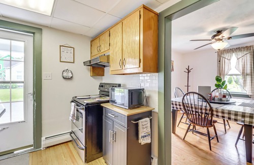 Saylorsburg House | Walk to Saylors Lake: Townhome w/Shared Perks!