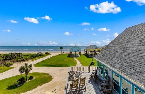Port Bolivar House | Walk to Sea! Spacious Beachfront w 7BR! Sleeps 28!