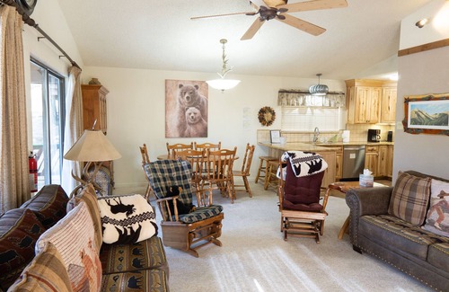 Ruidoso Cabin | *Walk to shops*Hottub*Grill*WIFI
