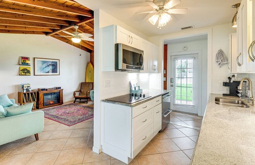 Ormond Beach Cottage | Walk to Shore + Pier: Family Home in Ormond Beach
