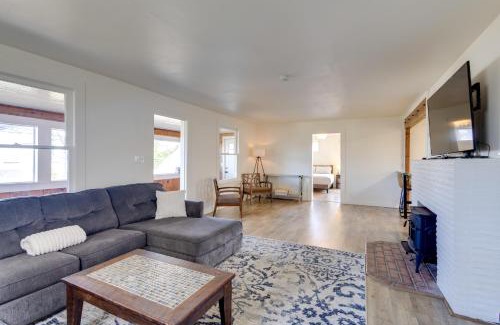 Rockaway Beach House | Walk to Shore Rockaway Beach Retreat with Hot Tub!