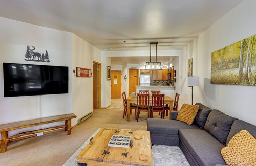 Purgatory Condo | Walk to Ski Lift: Condo w/Hot Tub in Durango!