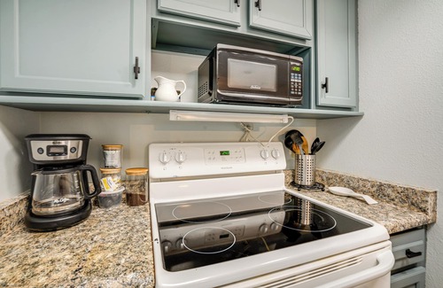 East Village at Copper Condo | Walk to Ski Lift + Hot Tub: Copper Mountain Condo