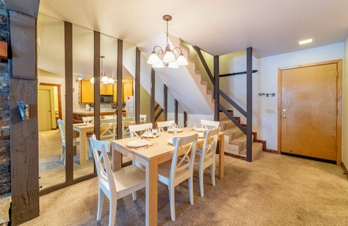 Mammoth Lakes Condo | Walk to Ski & Slopes at St Anton 551