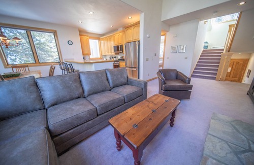 Mountain House House | Walk to ski slopes! Private hot tub and garage!