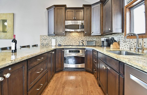 Deer Valley House | Walk to Skiing at Deer Valley, Private Hot Tub, Wood Burning Fireplace, Mountain Views