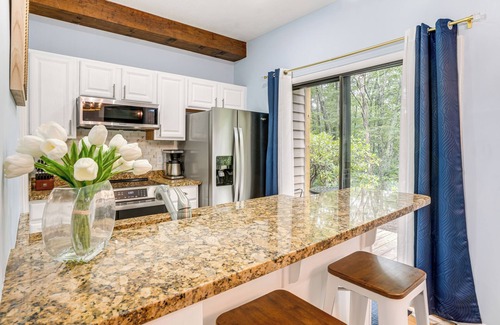 Wintergreen Condo | Walk to Slopes: Wintergreen Resort Condo w/Pool