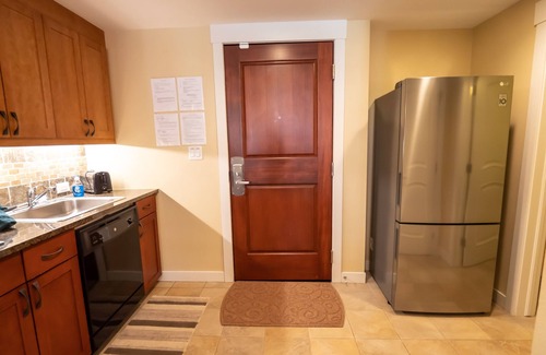 Winter Park Condo | Walk to Slopes, Newer Unit, Biggest Hot Tub, Great Views !