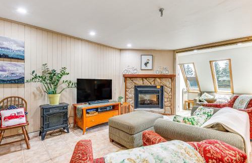 Snowshoe Apartment | Walk to Slopes Snowshoe Condo with Sunroom