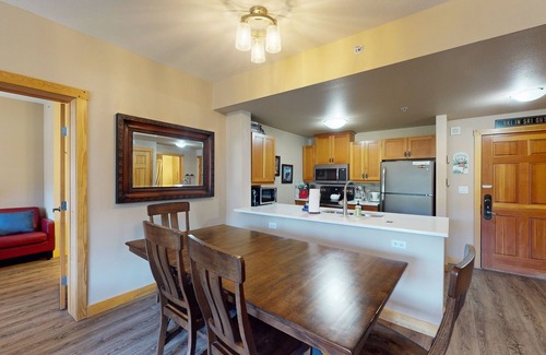 Copper Mountain Village Condo | Walk to slopes - Village condo with balcony, views, hot tubs, & gym
