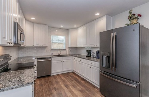 Arlington Apartment | Walk to Stadium | 3BR w/Lush Yard + Patio