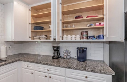 Arlington Apartment | Walk to Stadium | 3BR w/Lush Yard + Patio