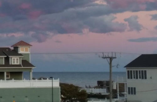 Kill Devil Hills Condo | Walk to the Beach. Close to Restaurants and The Wright Brothers Memorial.