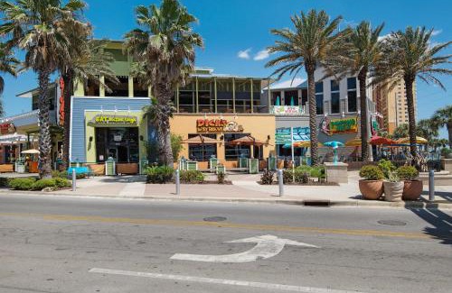 Sunnyside On The Gulf House | Walk To The Beach! 3 Story Home! 2 Balconies With Gulf Views!
