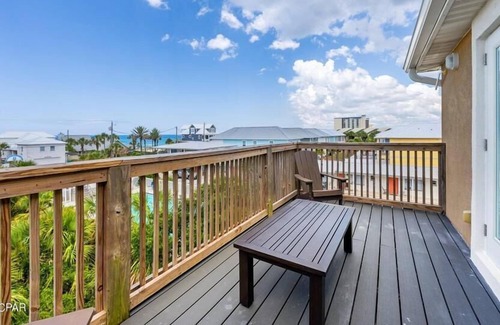 Biltmore Beach House | Walk to the Beach, Beautiful Remodel, Private Hot Tub