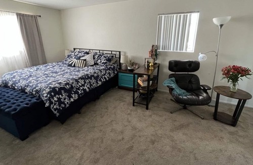 Alamitos Beach Condo | Walk to the Beach from our Condo on Retro Row!