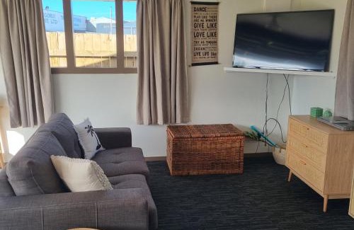 Doubtless Bay House | Walk to the beach