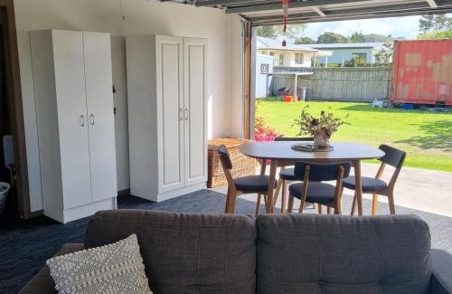 Doubtless Bay House | Walk to the beach