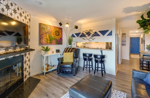 Ocean Shores Apartment | Walk to the Beach Ocean Shores Condo!