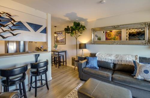 Ocean Shores Apartment | Walk to the Beach Ocean Shores Condo!