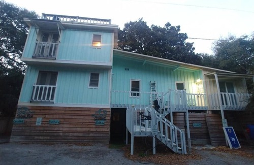 Folly Beach Apartment | Walk to the beach, restaurants, bars and shopping. Park the car and enjoy Folly