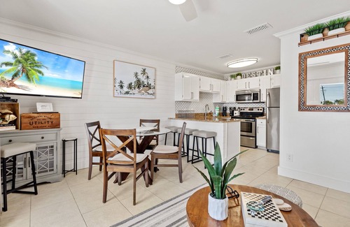 Miramar Beach Condo | Walk to the Beach ~ Gulf View ~ Full Kitchen ~ Community Pool
