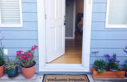 South Redondo Apartment | Walk to the Beach