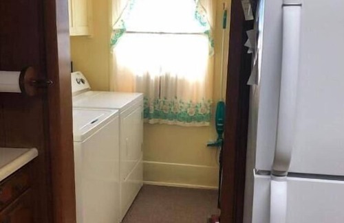 Pawhuska House | Walk to the Mercantile, downtown, Osage Nation offices, Osage Tribal Museum!