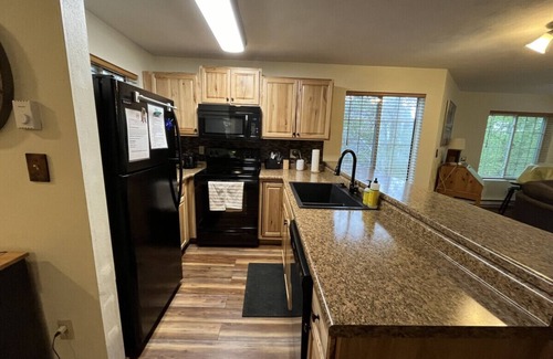 Jefferson Township House | πββοΈ Walk to the Pool, π² Relax in the Trees β Your Summer Escape Awaits! βοΈ