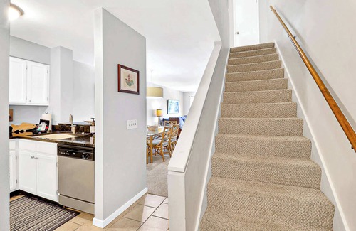 Hilton Head Villa | Walk to the Beach from Your Springwood Villa Retreat