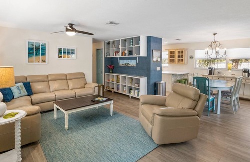 Indian Rocks Beach House | Walk To The Beach, Cozy Beach Home-HotTub-FirePit-Bikes-Ping/Pong-Pet Friendly!